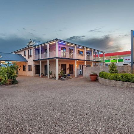 Clifford Gardens Motor Inn 투움바 외부 사진
