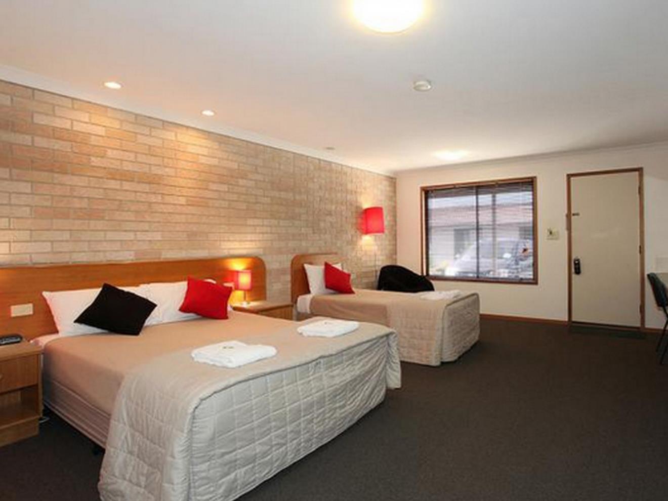 Clifford Gardens Motor Inn 투움바 외부 사진
