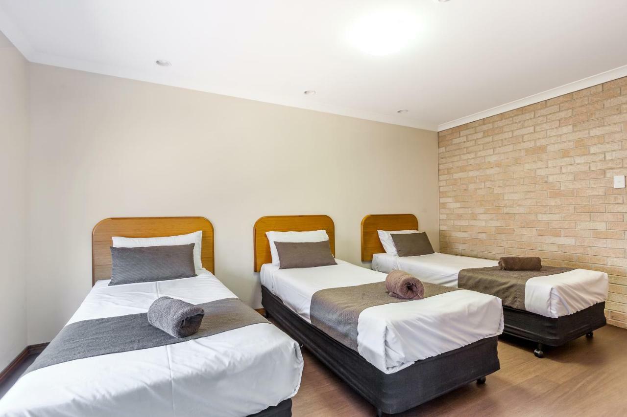Clifford Gardens Motor Inn 투움바 외부 사진