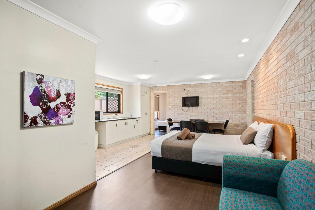 Clifford Gardens Motor Inn 투움바 외부 사진