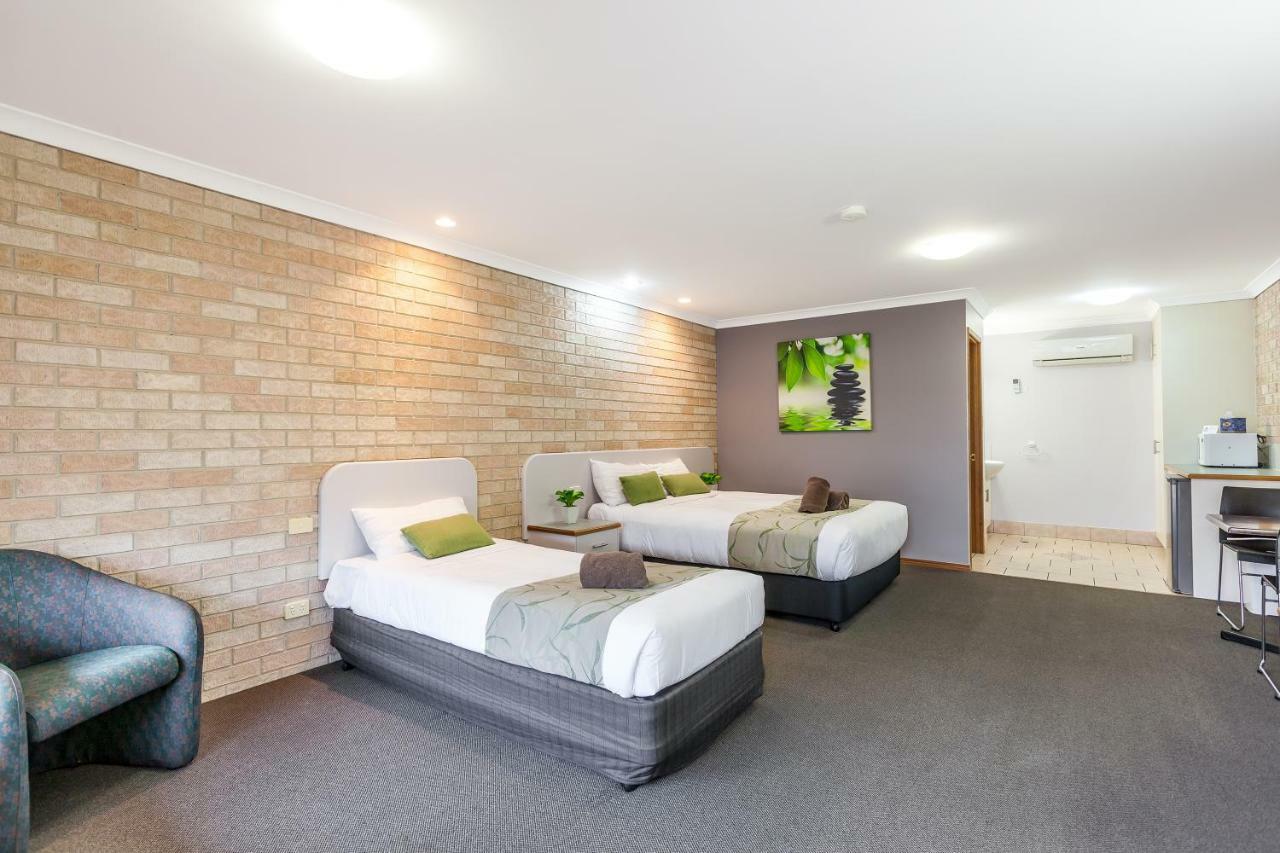Clifford Gardens Motor Inn 투움바 외부 사진